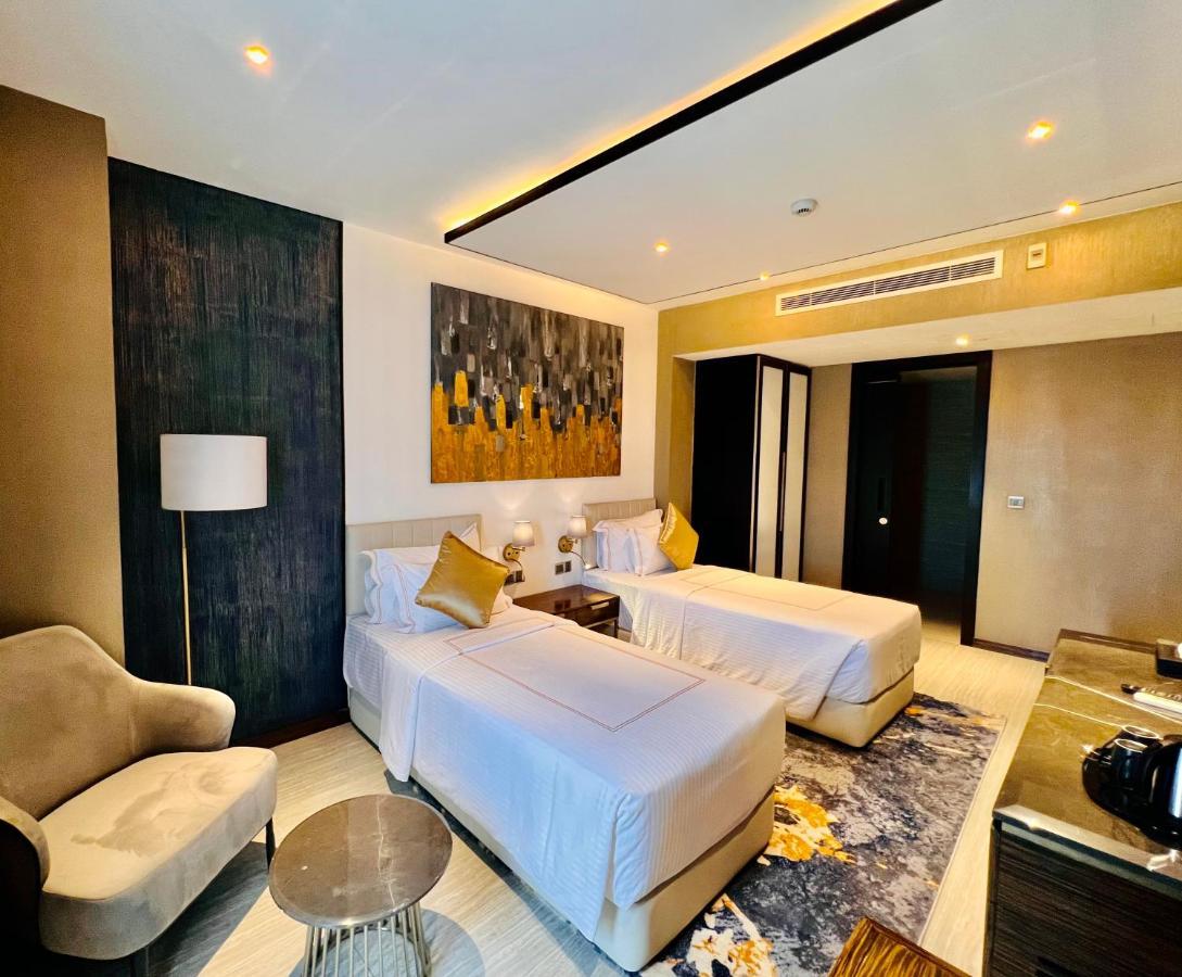 Zest Metropole Hotel Colombo Exterior photo