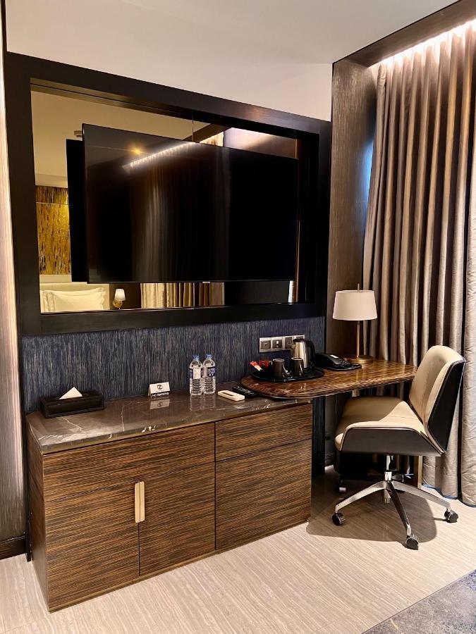 Zest Metropole Hotel Colombo Exterior photo
