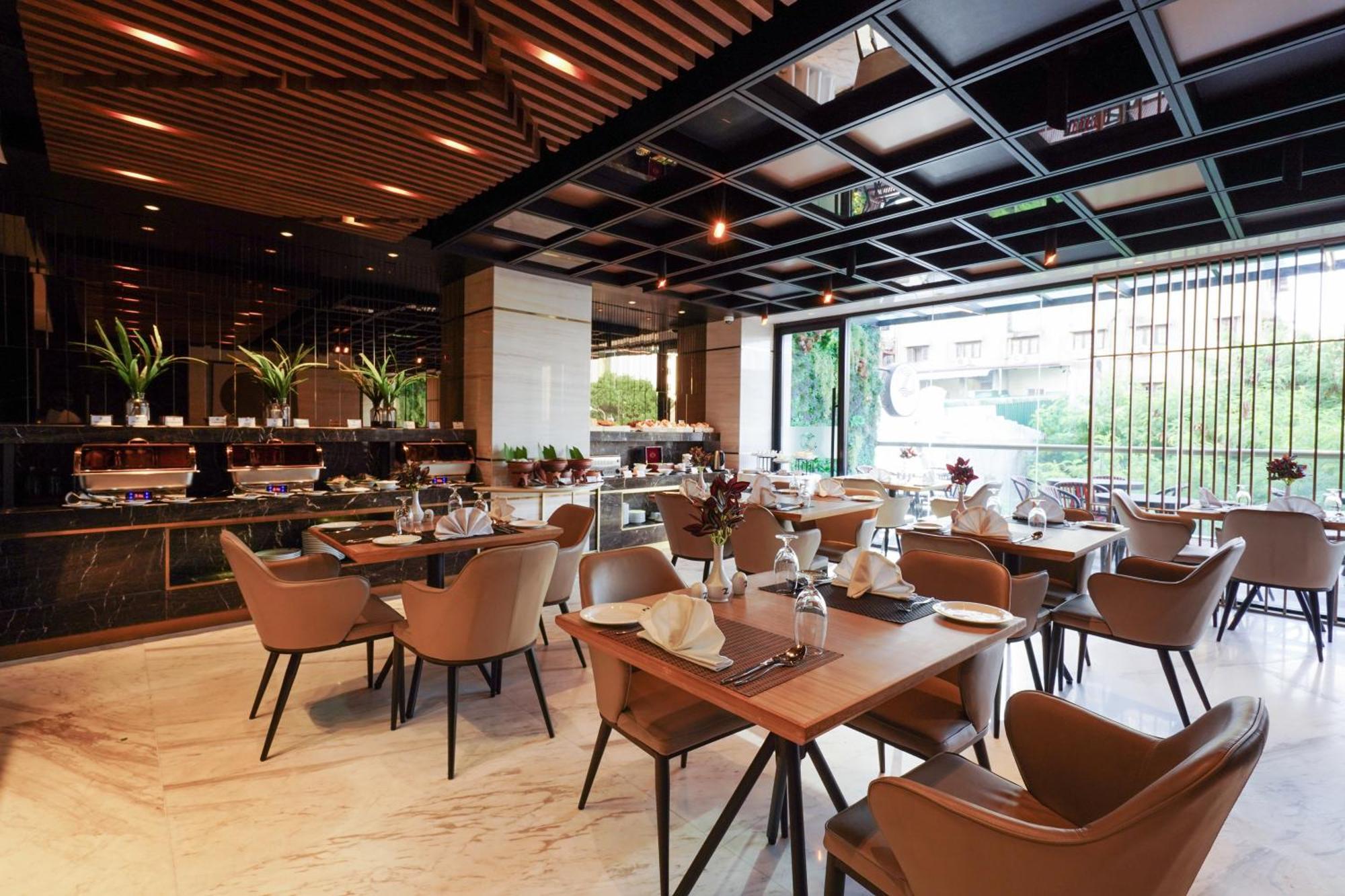 Zest Metropole Hotel Colombo Exterior photo